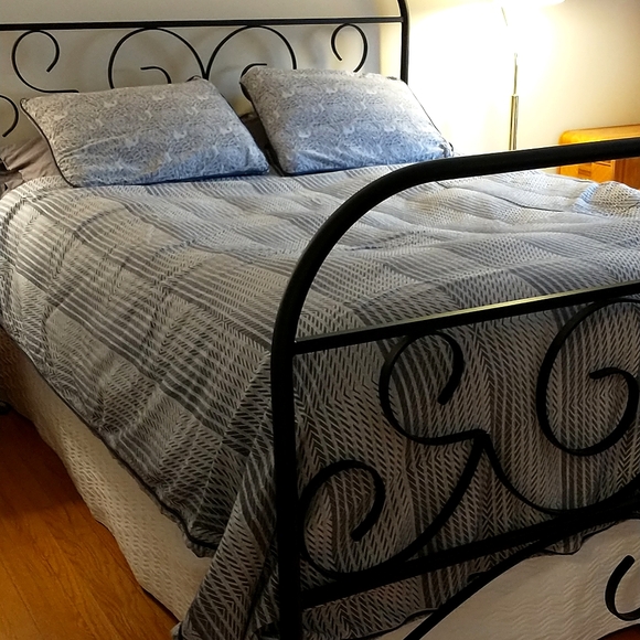 Gluckstein Home Other - $80 for Queen 3-Pce Duvet Cover Set